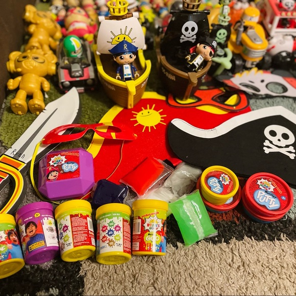 HUGE Ryan’s World Toy Review Toy Bundle - Picture 5 of 9